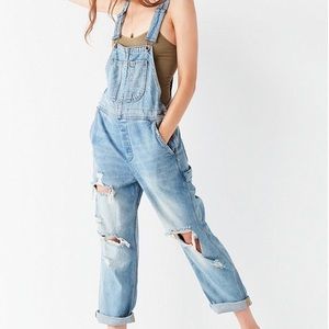 urban outfitters boyfriend overalls